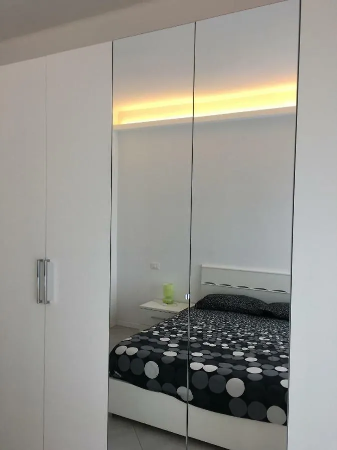 Apartment Appartamento Sul Porto Loano